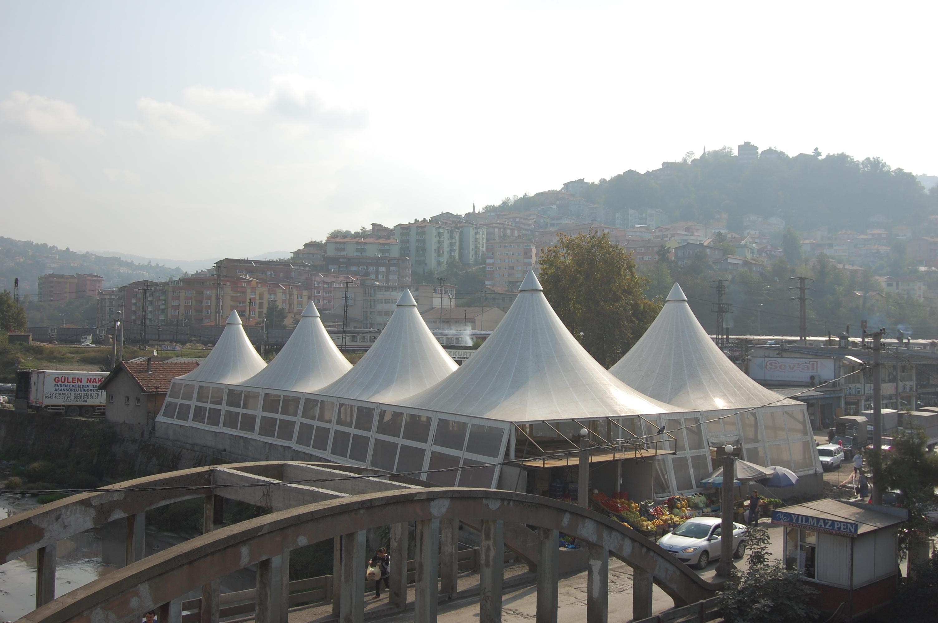 Ticarət mərkəzləri üçün membran modelləri