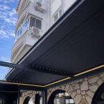 Ön tərəfi açılan bioklimatik perqola